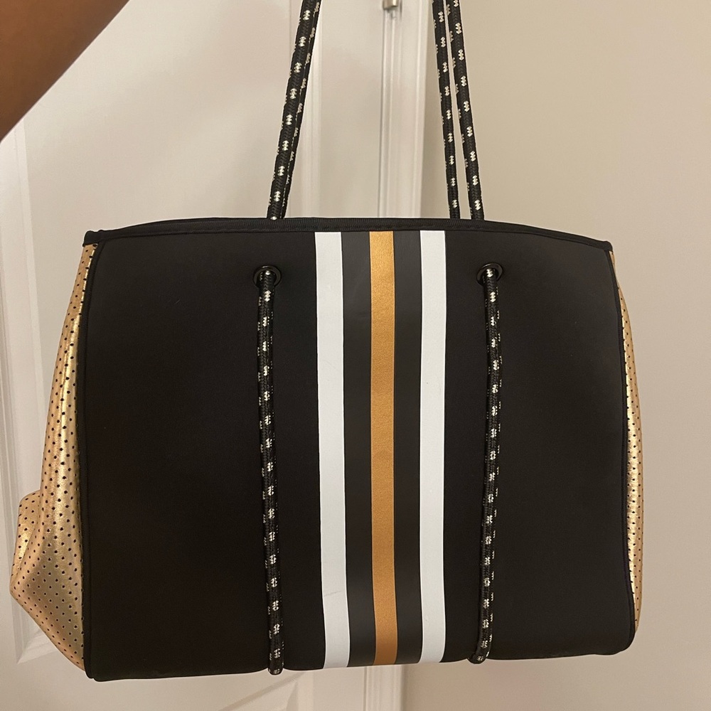 Neoprene tote good and black